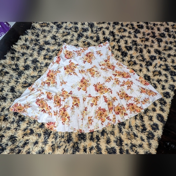 LC Lauren Conrad Floral Skirt in White and Brown - Picture 1 of 6